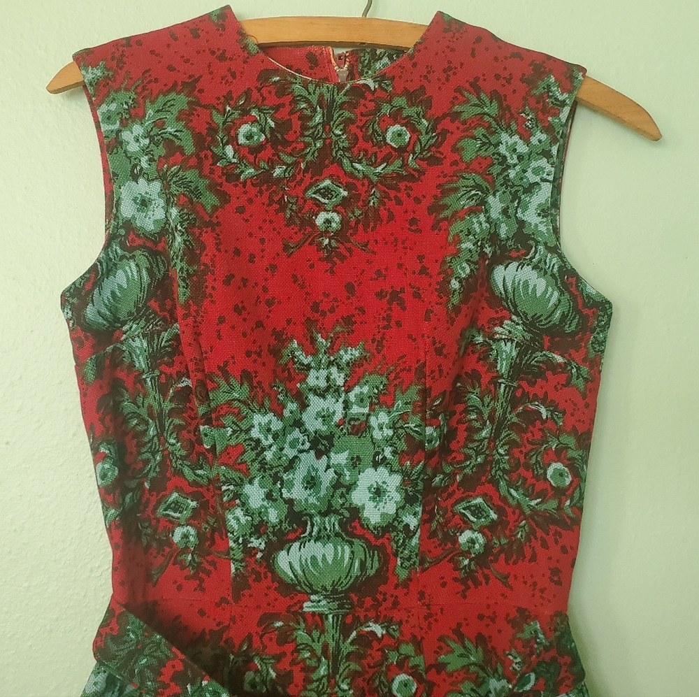 Vintage 60s Floral Toile Urn Garden Tapestry Linen Dress in Red & Green Sheath S - Picture 3 of 14